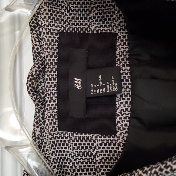 H&M Blazer - Picture 3 of 6